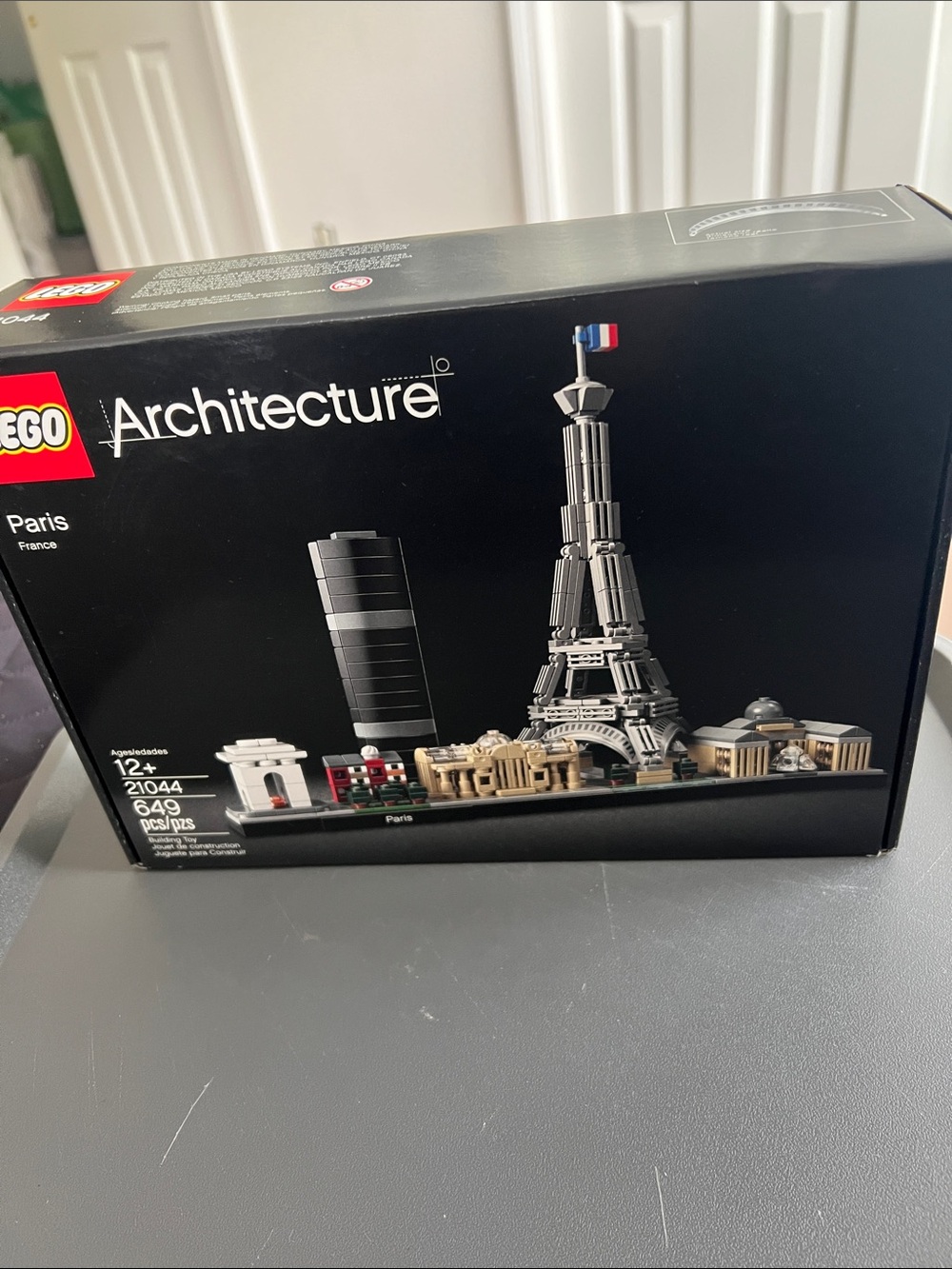 LEGO Architecture  PARIS 21044